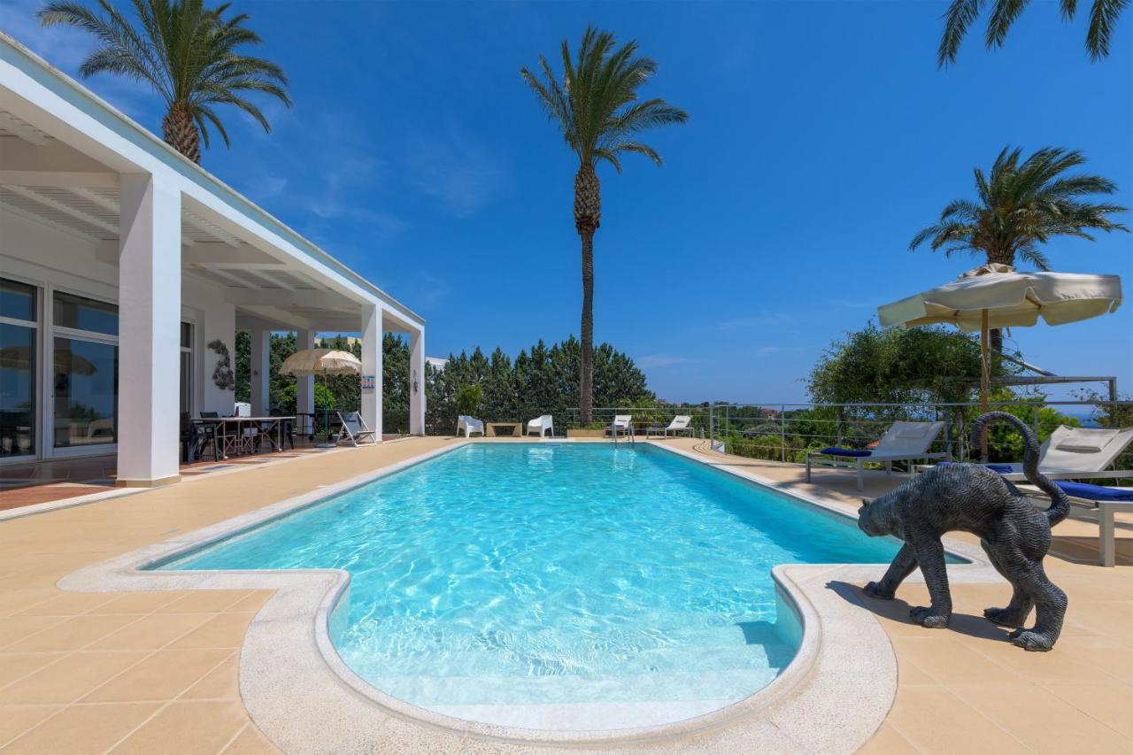 אסגורו Grande Dame Villa Of Rhodes מראה חיצוני תמונה